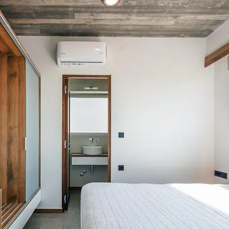 New Modern Domus Rodia With Private Pool & Bbq, 4km From Nearest וילה