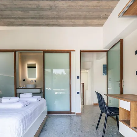 New Modern Domus Rodia With Private Pool & Bbq, 4km From Nearest Mariou